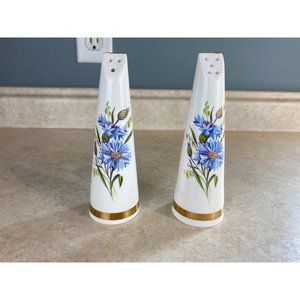 Royal Stuart Vintage Bone China Salt and Pepper Shakers R8 963 Made in England
